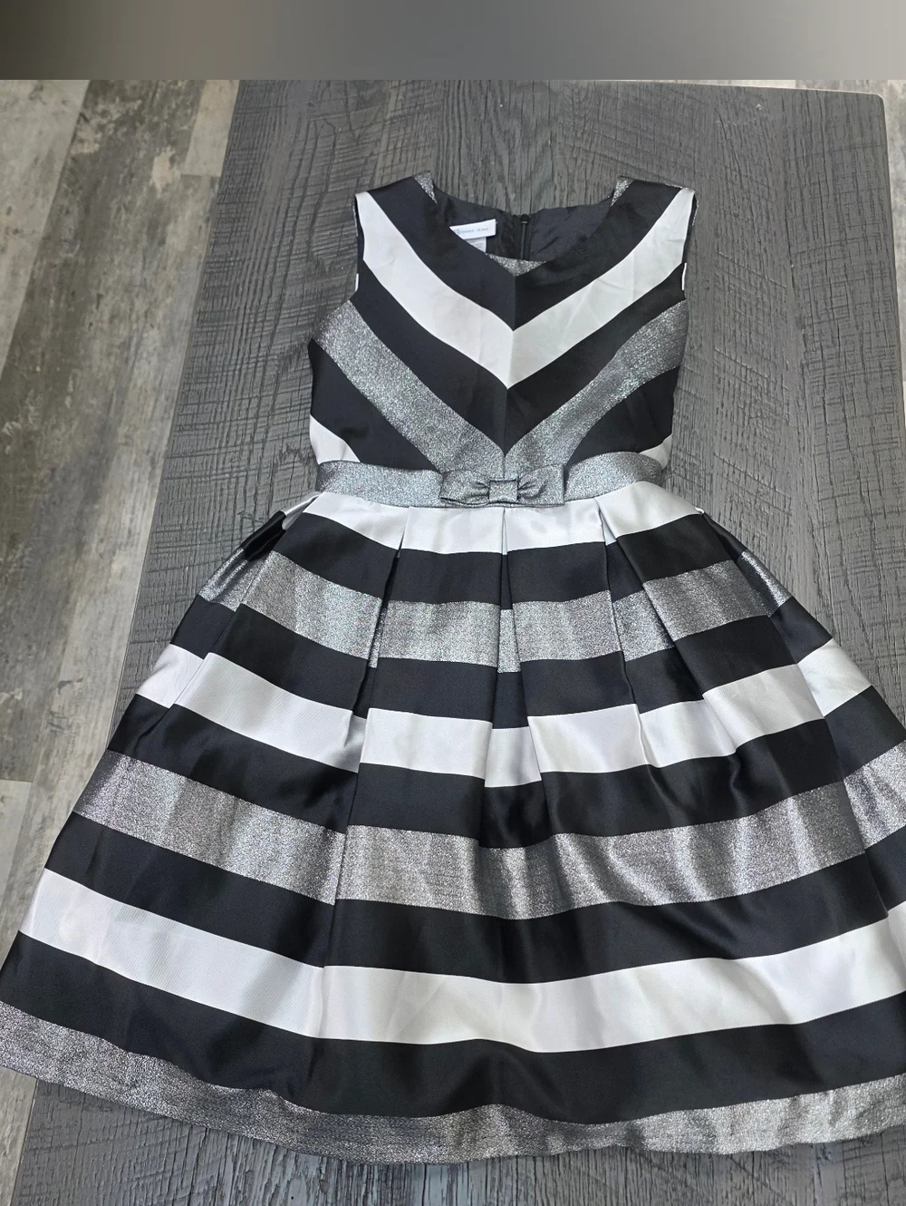 BONNIE JEAN, KIDS (SIZE: 14)BLACK SILVER METALLIC STRIPED FANCY PARTY DRESS $68